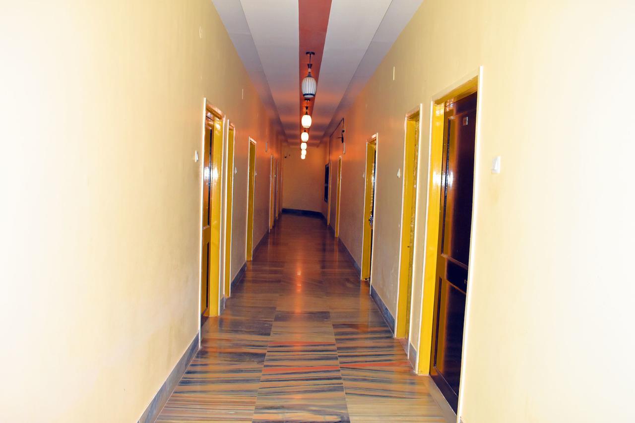 Hotel Triveni Balangir Екстериор снимка